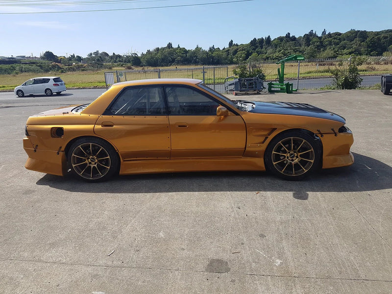 BN Style Side Skirts For Nissan Skyline R32 4DR