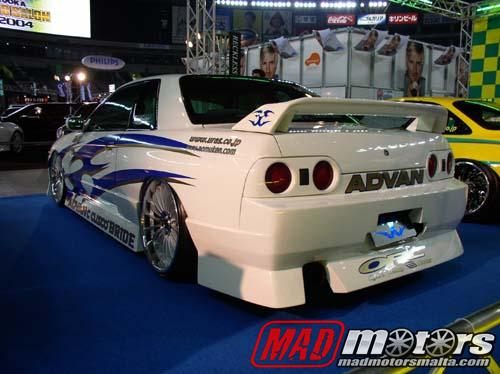 Uras Style Rear Bumper R32 2DR