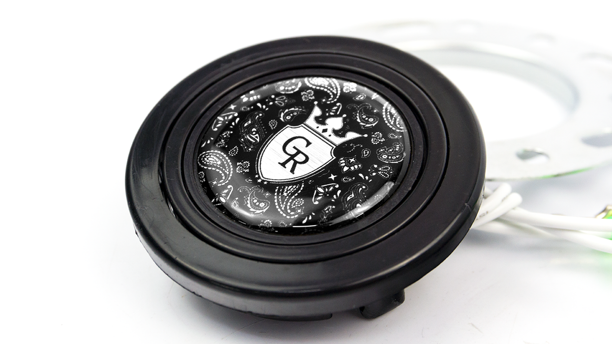 Grip Royal Paisley & Crest Silver Horn Button