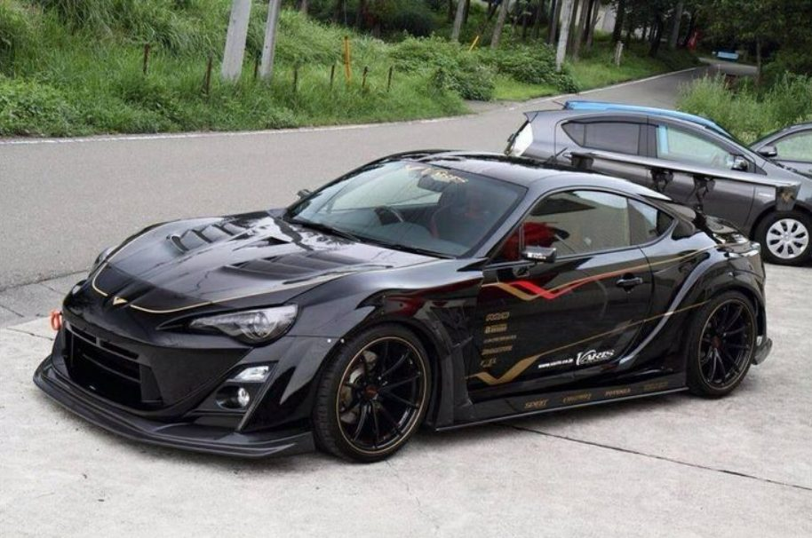Varis Style Fiberglass Bonnet For Toyota GT86