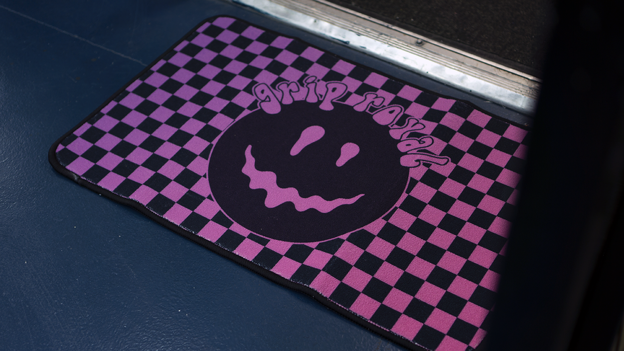 Grip Royal Floor Mat Smiley Checkerboard – Purple/Pink