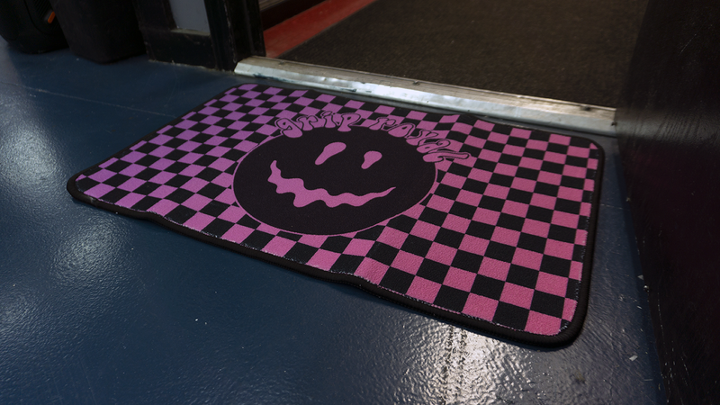 Grip Royal Floor Mat Smiley Checkerboard – Purple/Pink