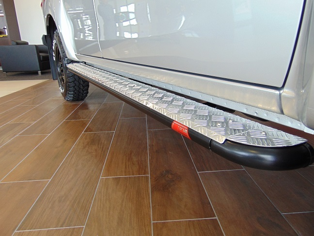 MCC Standard 030-09 Side Steps Black - Ford Ranger Next Gen 2022+