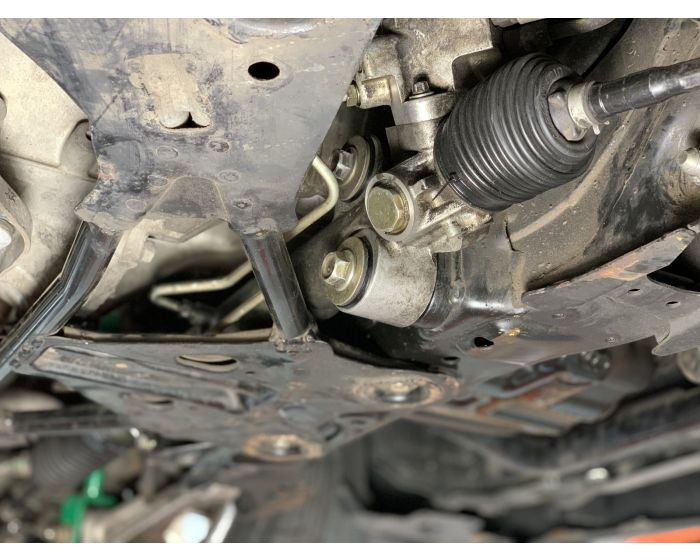 Z33 350Z/ V35 SOLID ALUMINIUM STEERING RACK BUSHES